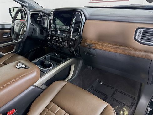Certified 2023 Nissan Titan Platinum Reserve w/ Moonroof Package image 35