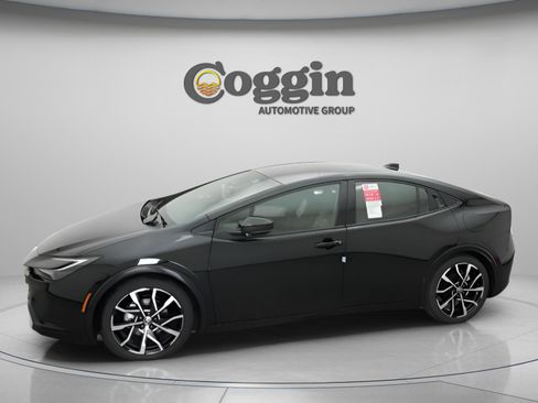 New 2026 Toyota Prius Plug-In Hybrid image 5