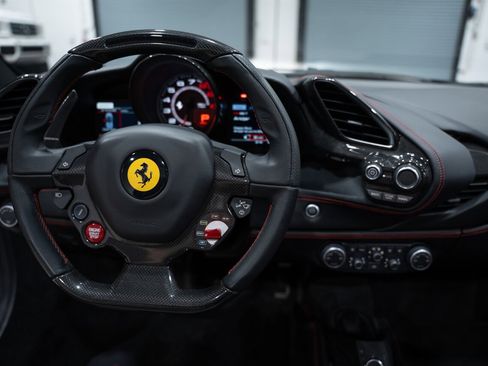 Used 2018 Ferrari 488 Spider image 24
