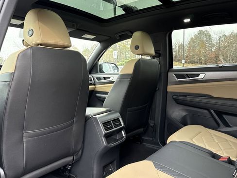 New 2026 Volkswagen Atlas Cross Sport SE image 13
