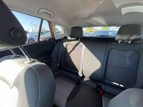 Used 2025 Chevrolet Trax LT image 38