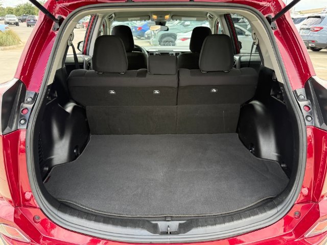 Used 2018 Toyota RAV4 LE FWD image 29