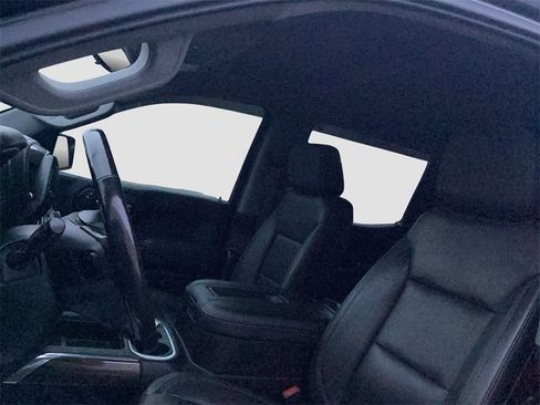 Used 2019 Chevrolet Silverado 1500 RST image 24