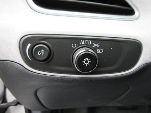 Certified 2019 Chevrolet Bolt Premier w/ Infotainment Package FWD image 23