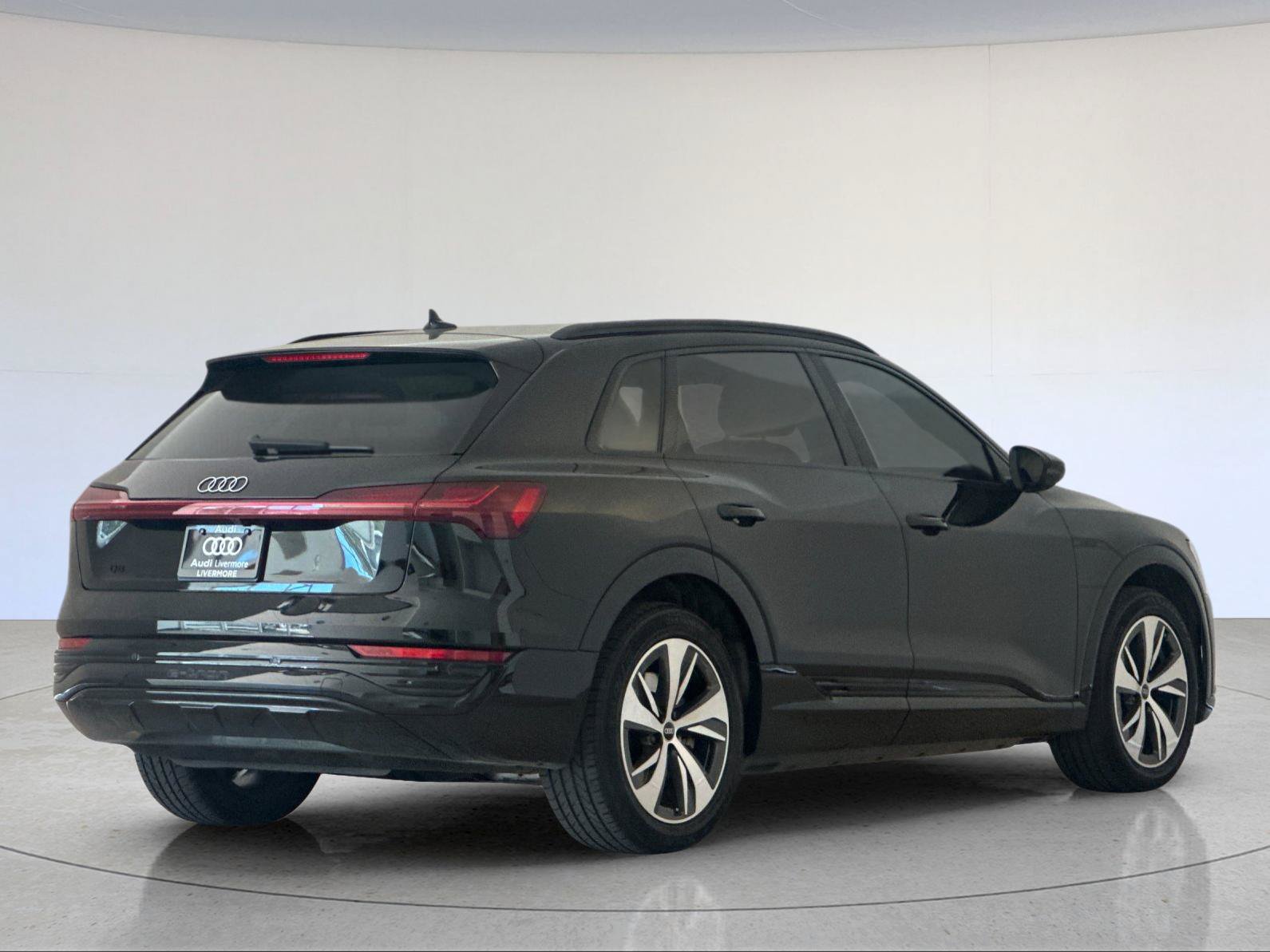 Used 2024 Audi Q8 e-tron Premium Plus AWD/4WD image 6