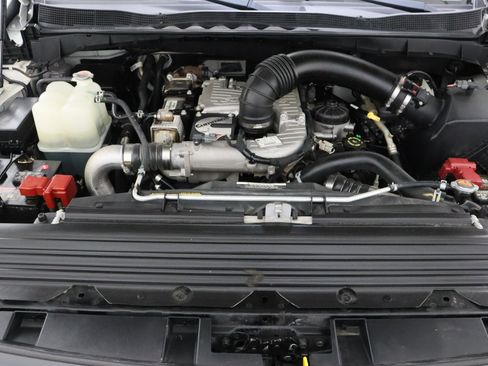 Used 2018 Nissan Titan S image 31