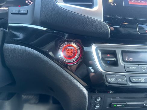 Used 2016 Honda Pilot Elite image 32