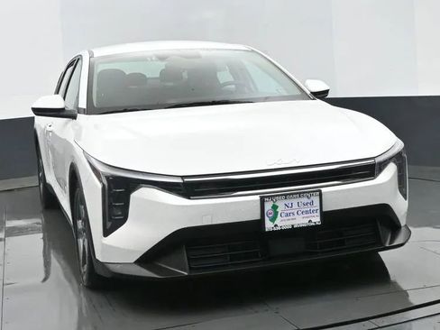 Used 2025 Kia K4 FWD image 3