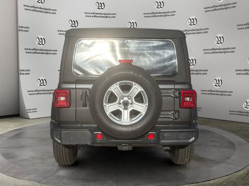 Used 2021 Jeep Wrangler Unlimited Sport S image 4