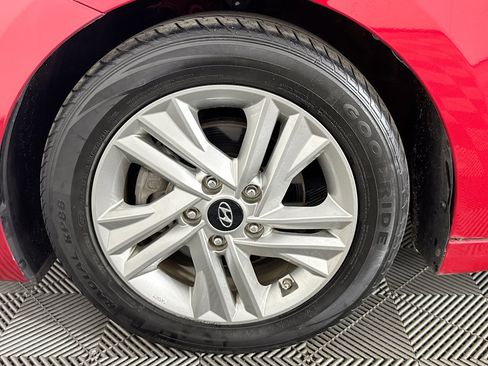 Used 2020 Hyundai Elantra SEL FWD image 36