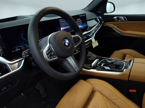 Used 2026 BMW X5 xDrive40i w/ M Sport Package AWD/4WD image 4