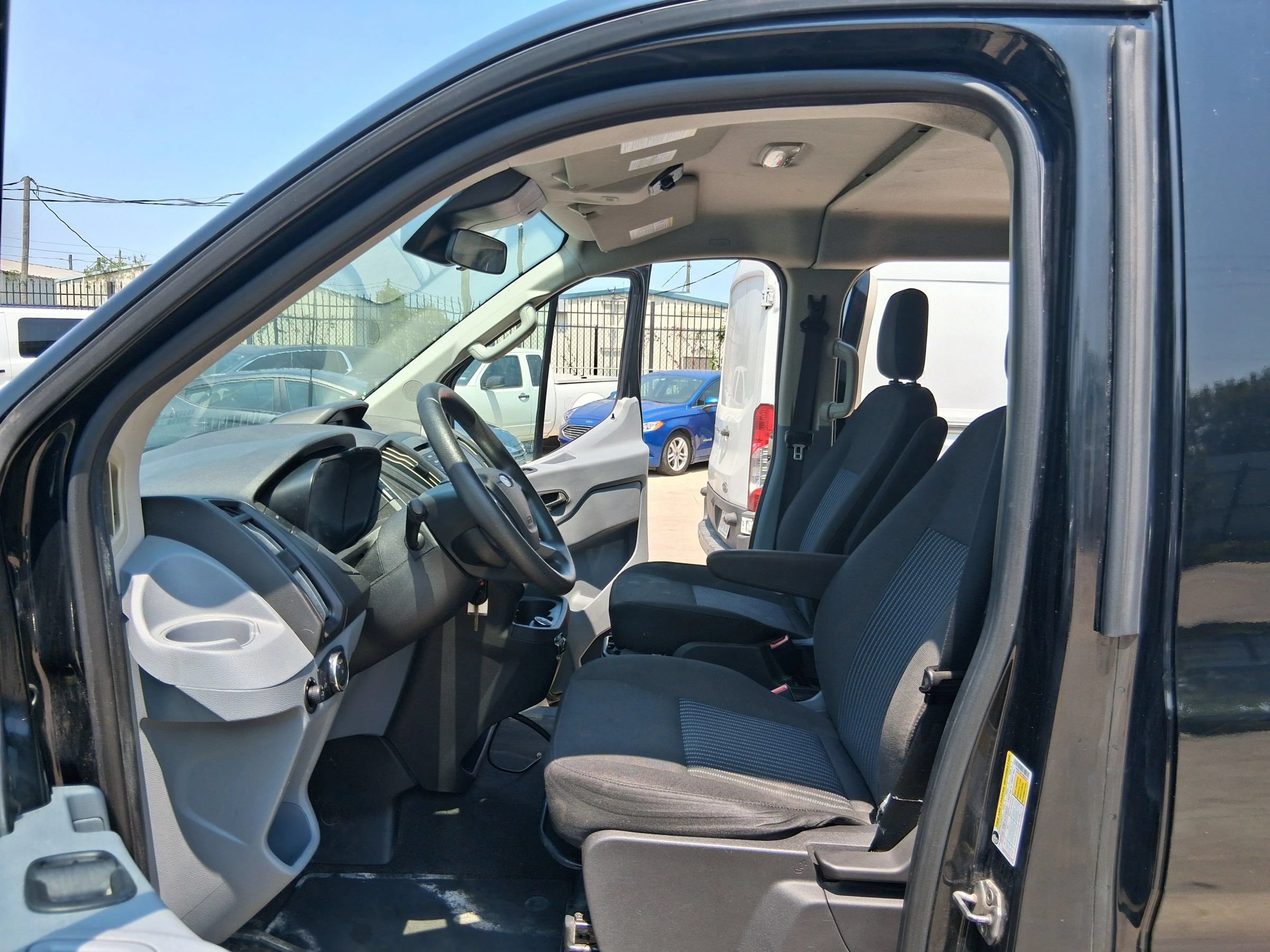 Used 2019 Ford Transit 150 XL RWD image 23