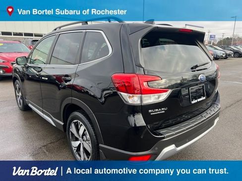 Used 2021 Subaru Forester Touring image 4