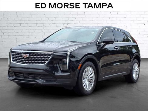 Certified 2024 Cadillac XT4 Luxury w/ Cold Weather Package FWD image 1