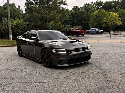 Used 2018 Dodge Charger SRT w/ Harman/Kardon Audio Group RWD image 3