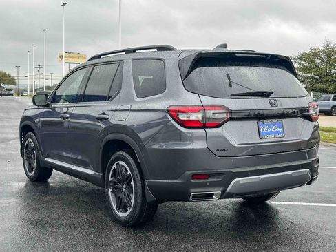New 2026 Honda Pilot Touring image 8