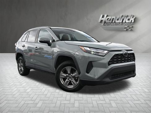 Used 2022 Toyota RAV4 XLE image 2
