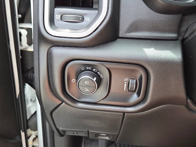 Used 2024 RAM 2500 Tradesman w/ Chrome Appearance Group AWD/4WD image 28