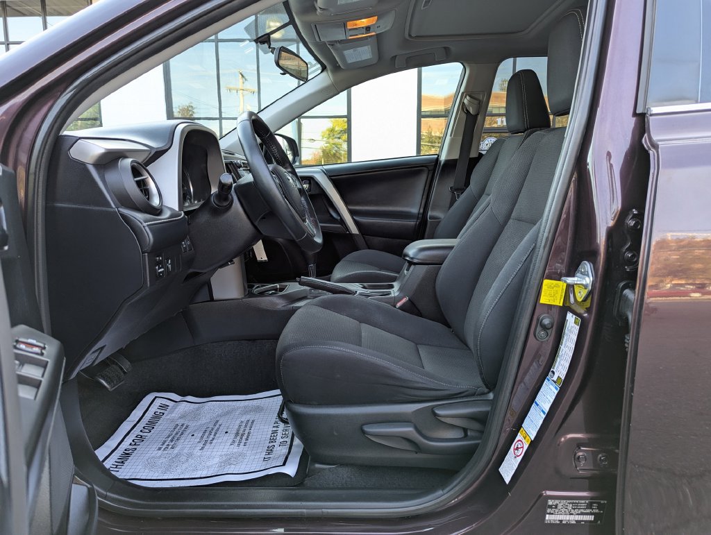 Used 2016 Toyota RAV4 XLE AWD/4WD image 13