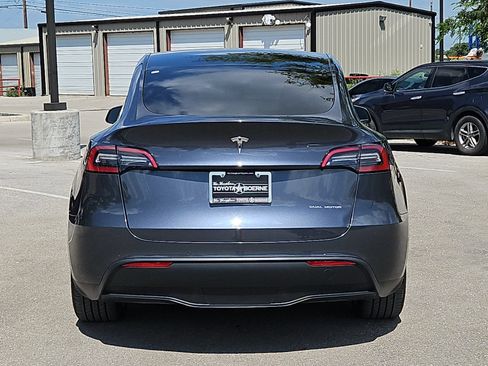 Used 2022 Tesla Model Y Long Range AWD/4WD image 4