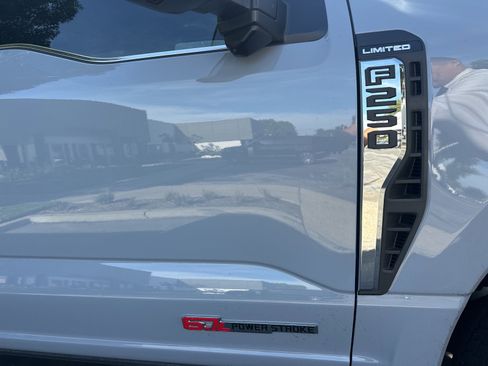 Used 2024 Ford F250 Limited w/ FX4 Off-Road Package image 7