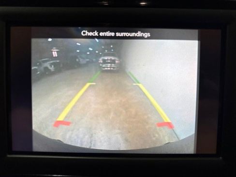 Used 2020 Chrysler Pacifica Touring-L FWD image 24