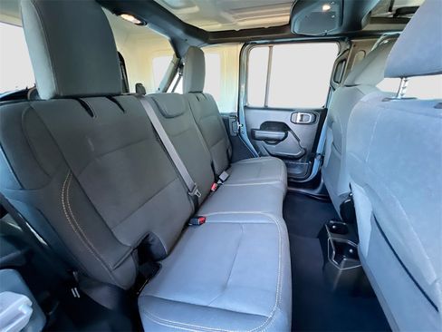 Used 2024 Jeep Wrangler Sport S image 26