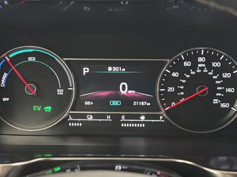 Used 2024 Kia Sorento EX AWD/4WD image 16