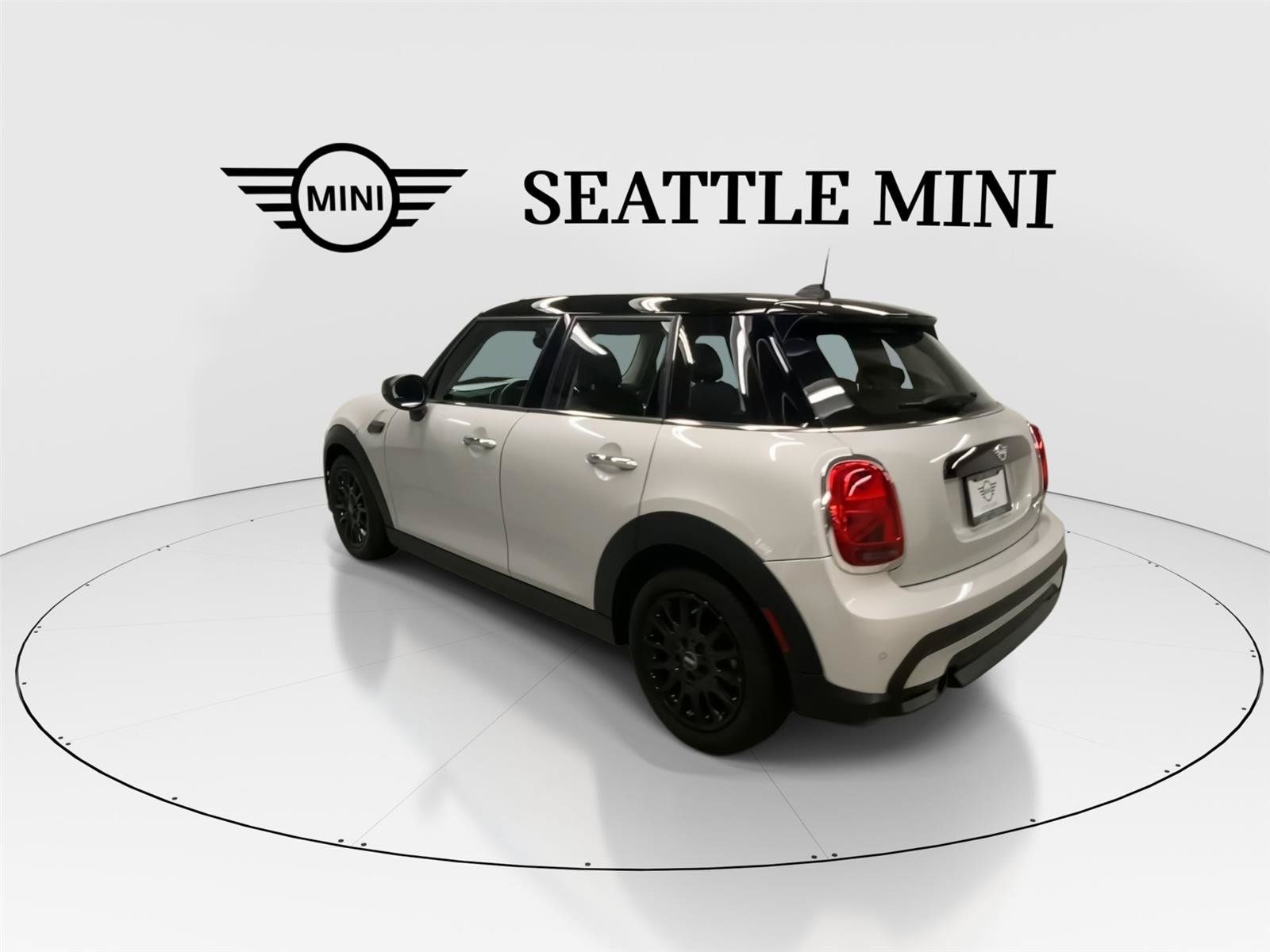 Used 2023 MINI Cooper 4-Door Hardtop FWD image 8