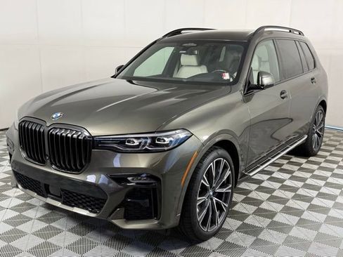 Used 2022 BMW X7 xDrive40i w/ M Sport Package image 2