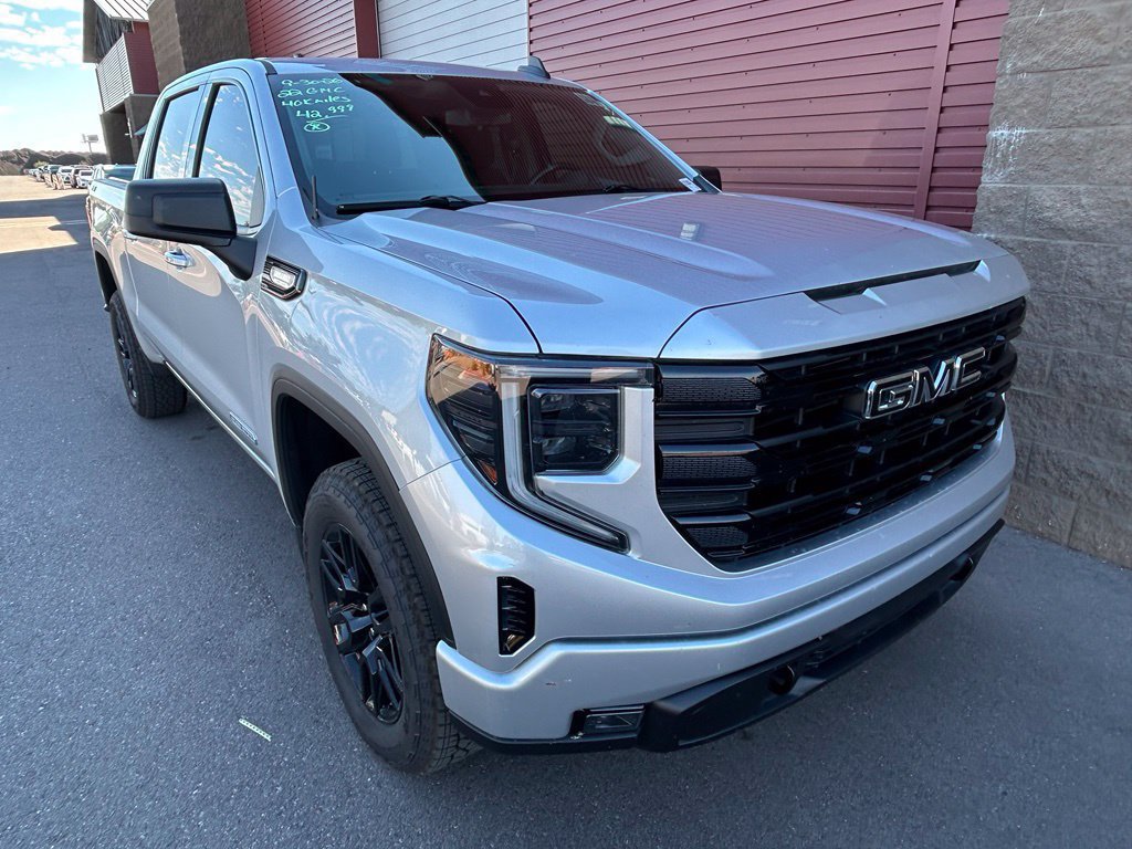 Used 2022 GMC Sierra 1500 Elevation w/ X31 Off-Road Package AWD/4WD image 3