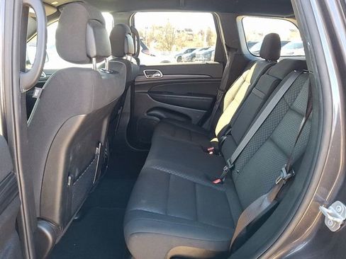 Used 2021 Jeep Grand Cherokee Laredo image 11