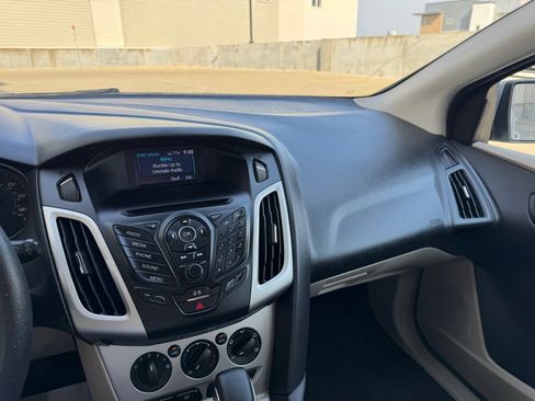 Used 2014 Ford Focus SE image 14