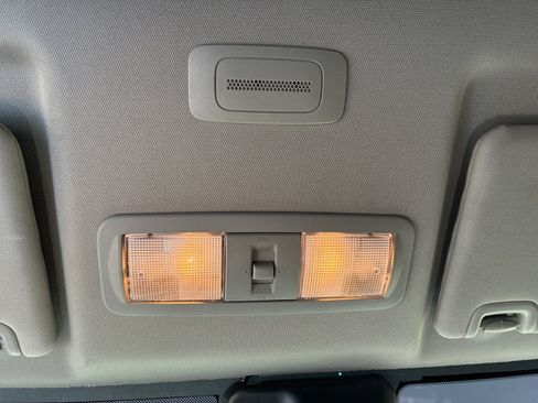 Used 2024 Nissan Frontier S AWD/4WD image 22