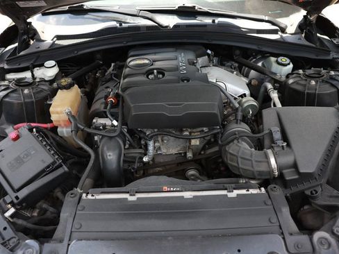 Used 2020 Chevrolet Camaro LT RWD image 42