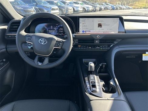 Used 2026 Toyota Crown XLE image 15