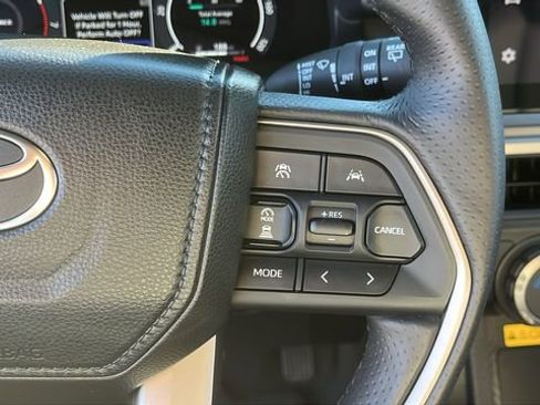 Used 2025 Toyota 4Runner TRD Off-Road Premium image 12