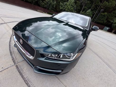 Used 2017 Jaguar XE Prestige RWD image 21