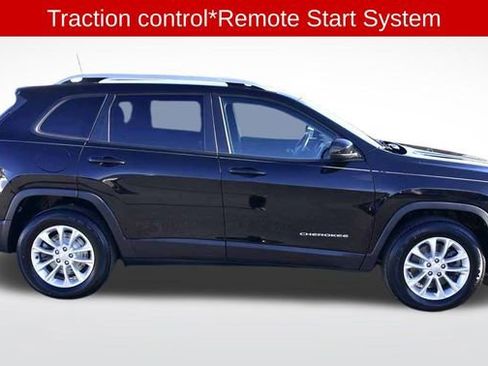 Used 2020 Jeep Cherokee Latitude w/ Cold Weather Group image 5