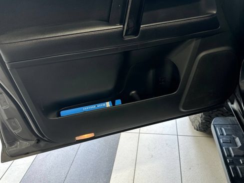 Used 2019 Toyota 4Runner TRD Off-Road AWD/4WD image 21