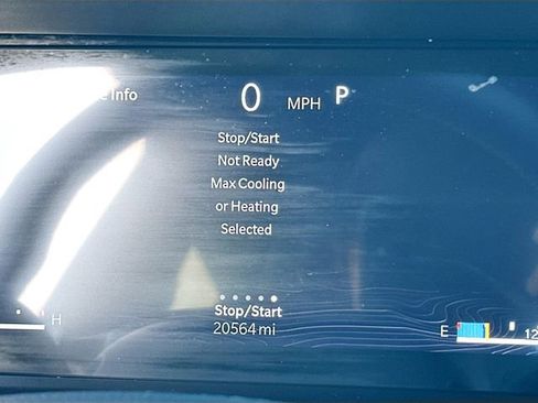 Used 2024 Jeep Grand Cherokee Altitude image 12