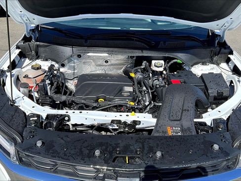 Used 2025 Chevrolet Trax LT w/ LT Convenience Package image 22