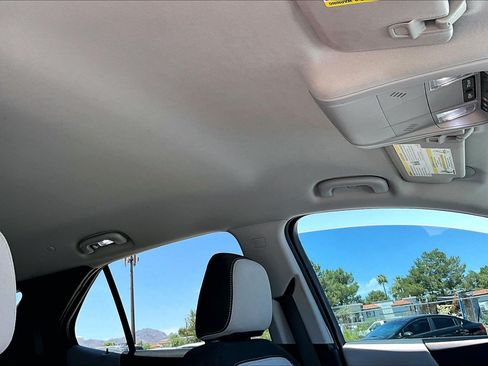Used 2021 Chevrolet Equinox LS w/ LS Convenience Package FWD image 16