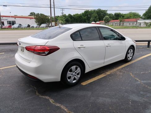 Used 2018 Kia Forte LX image 3