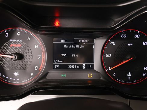 Used 2025 Chevrolet Trax RS w/ Driver Confidence Package FWD image 4