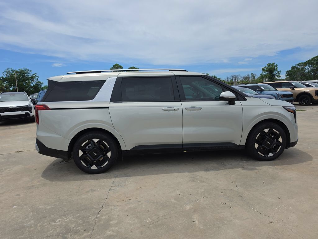 New 2026 Kia Carnival EX FWD image 9