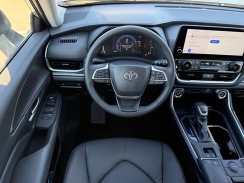 Used 2026 Toyota Grand Highlander FWD image 27