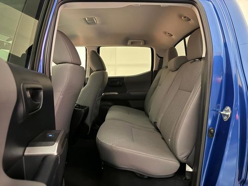 Used 2016 Toyota Tacoma SR5 w/ SR5 Appearance Package (SN) image 22