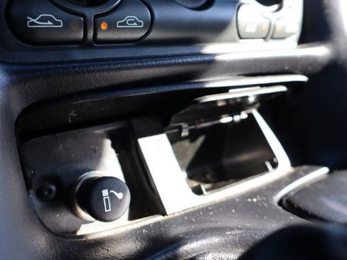 Used 2000 Chevrolet Corvette Convertible image 18