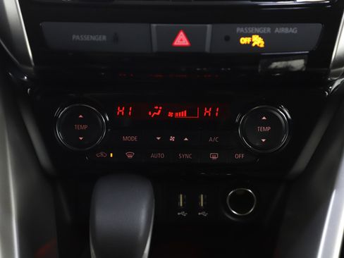 Used 2025 Mitsubishi Eclipse Cross SE image 18